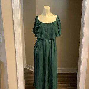 Mmondschein:Size Large
Green Off Shoulder Chiffon Dress